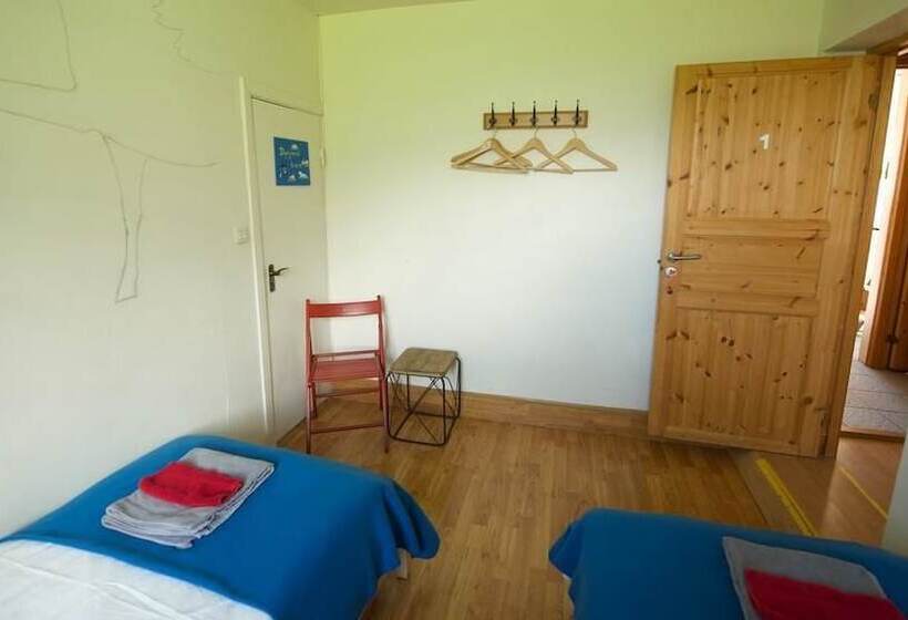 تختخواب و صبحانه Dynjandi Guesthouse