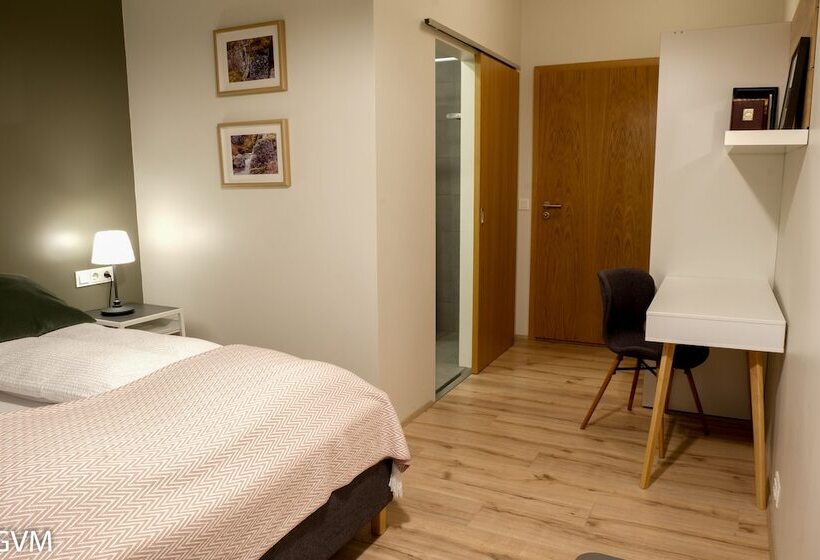 تختخواب و صبحانه Harbour Inn  Guesthouse