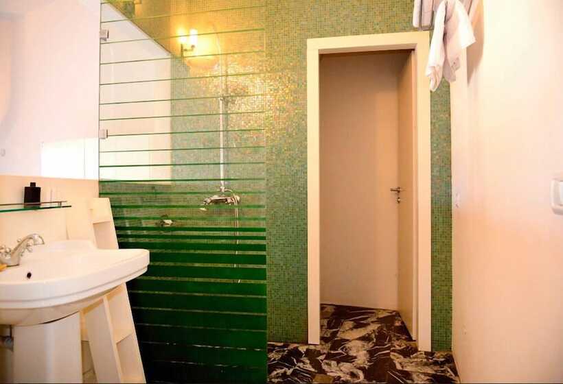 Bed and Breakfast Innsense