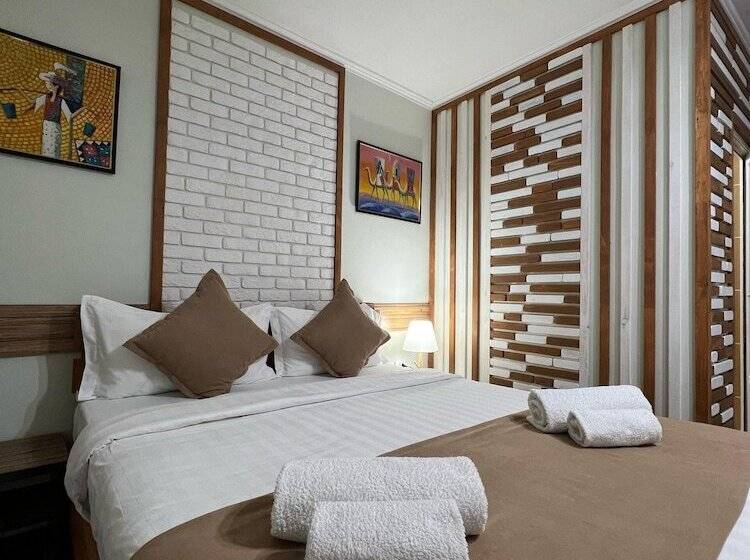 تختخواب و صبحانه Kausar