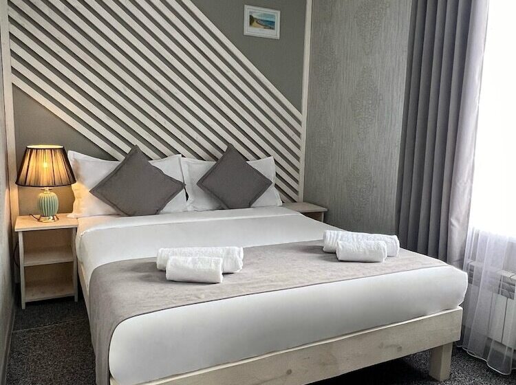 تختخواب و صبحانه Kausar