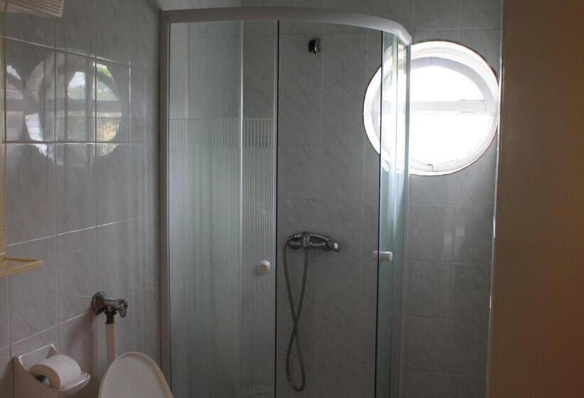 住宿加早餐 Király Szálló & Panzió