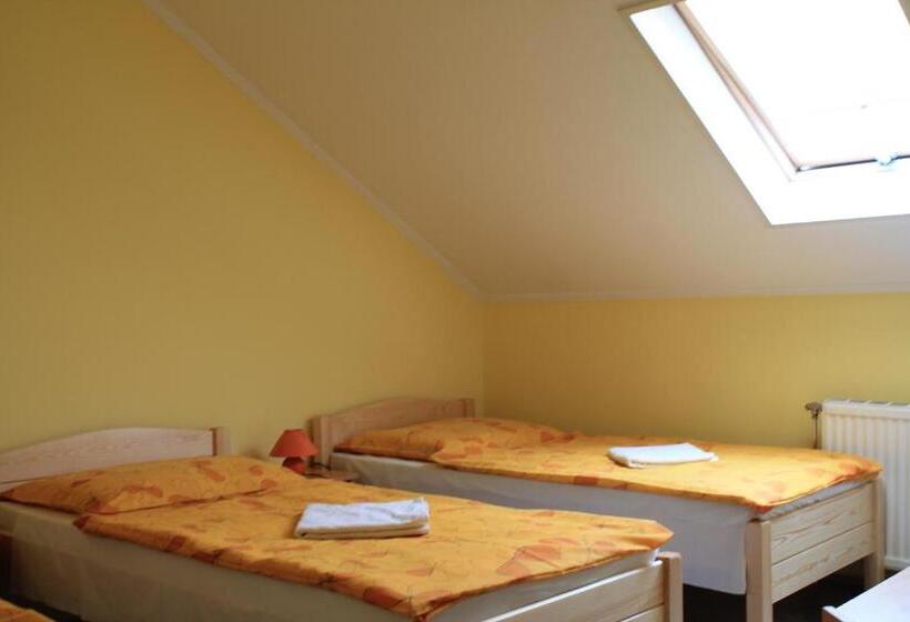 住宿加早餐 Király Szálló & Panzió