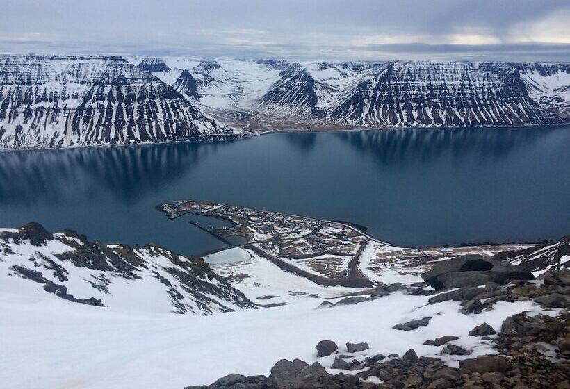 تختخواب و صبحانه Litlabýli Guesthouse