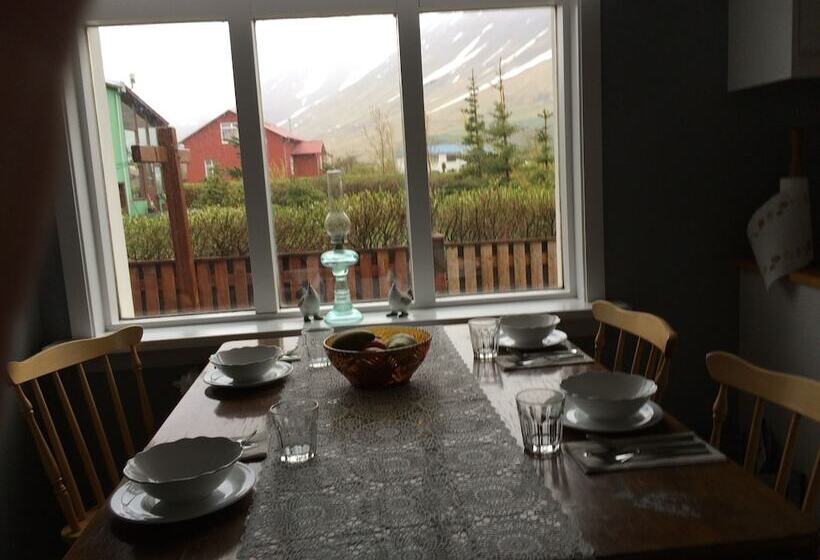 تختخواب و صبحانه Litlabýli Guesthouse