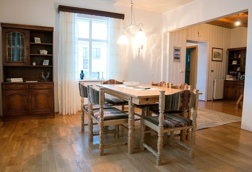 تختخواب و صبحانه Litlabýli Guesthouse