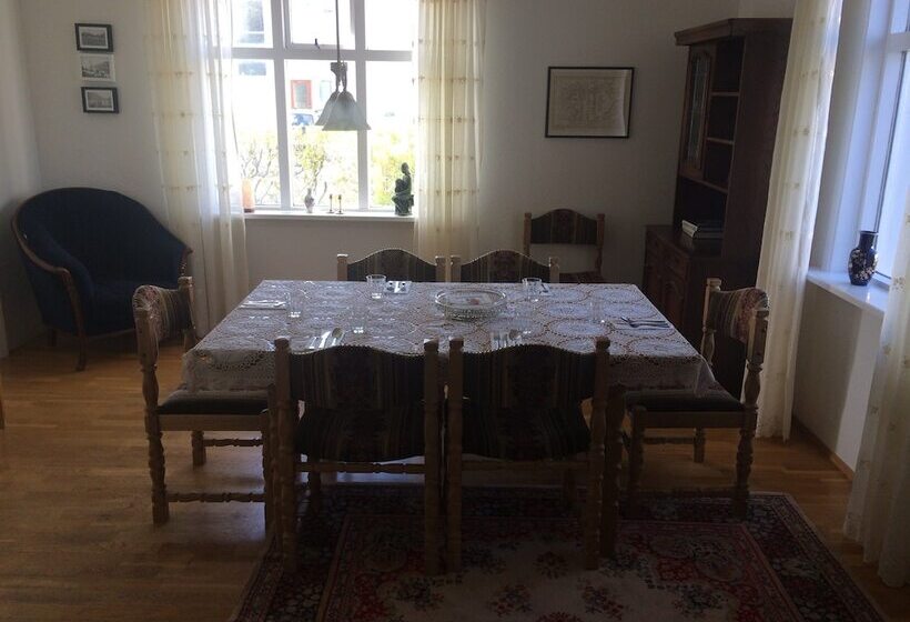 تختخواب و صبحانه Litlabýli Guesthouse