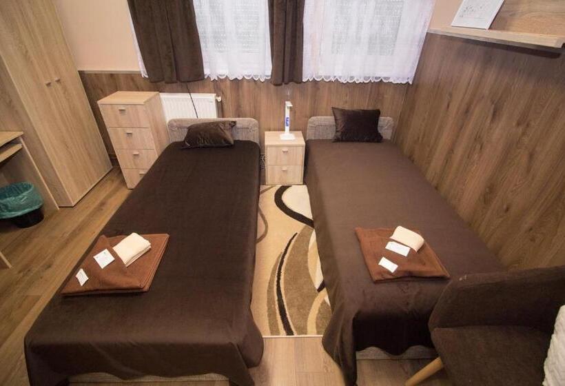 Bed and Breakfast M7 Galéria Panzió