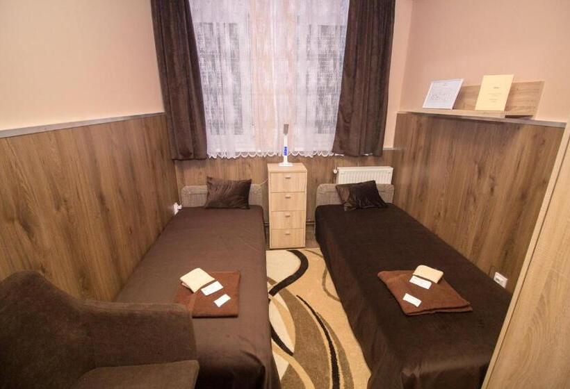 Bed and Breakfast M7 Galéria Panzió