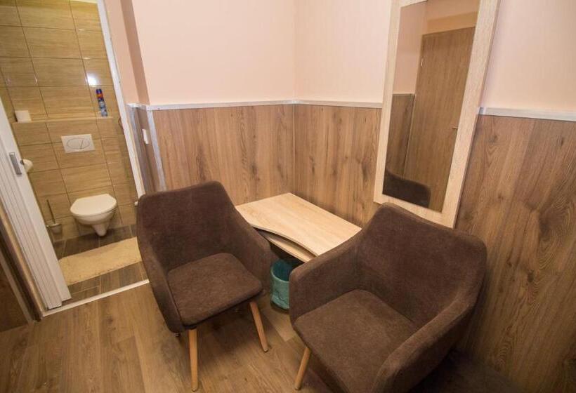 Bed and Breakfast M7 Galéria Panzió