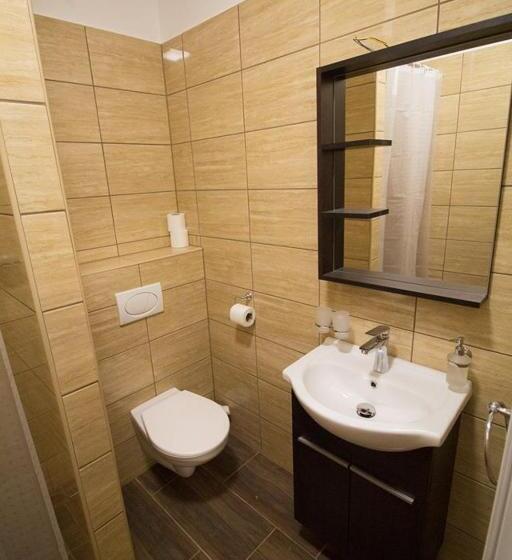 Bed and Breakfast M7 Galéria Panzió