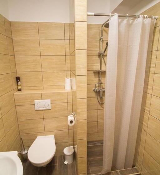 Bed and Breakfast M7 Galéria Panzió