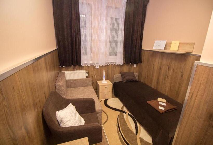 Bed and Breakfast M7 Galéria Panzió