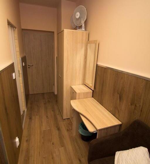 Bed and Breakfast M7 Galéria Panzió