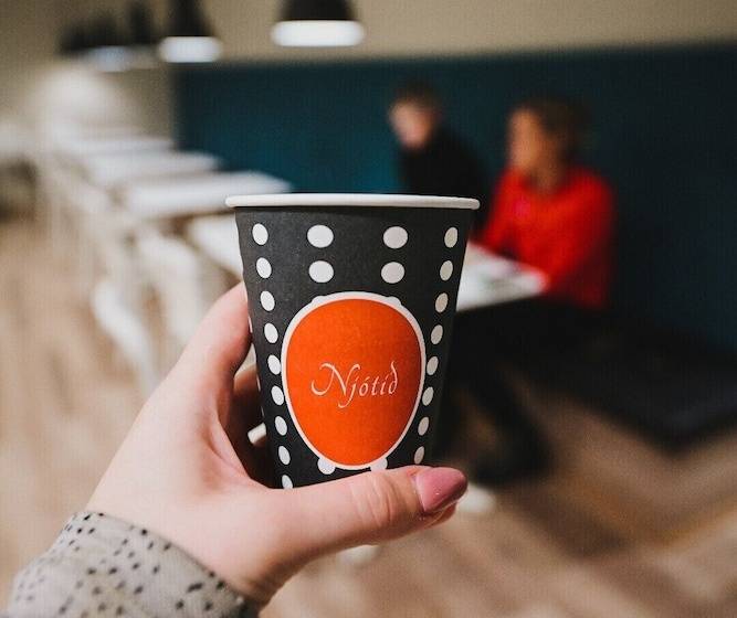 تختخواب و صبحانه Milk Factory