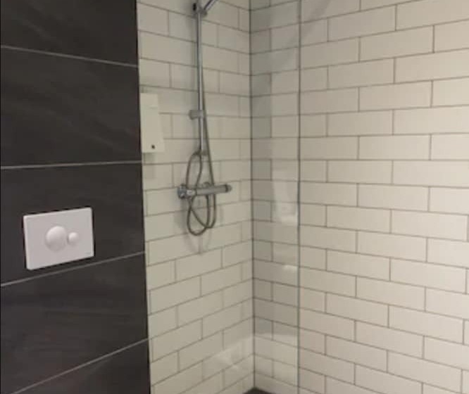 تختخواب و صبحانه Milk Factory