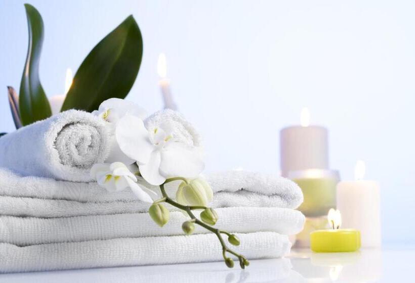 住宿加早餐  Napraforgó Wellness Ház és Panzió