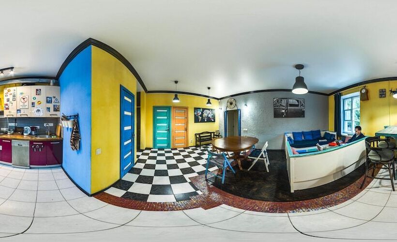 민박 Trinity Hostel