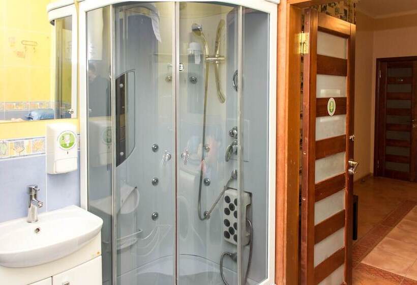 민박 Trinity Hostel