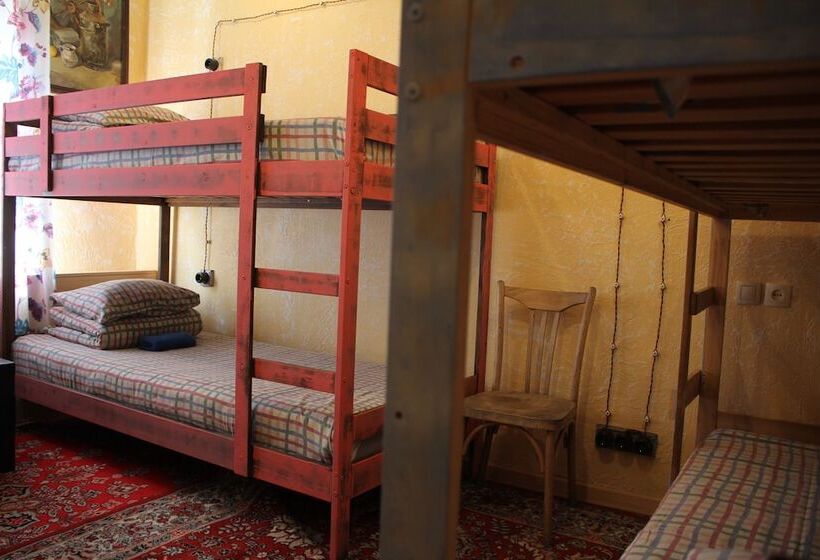 민박 Trinity Hostel