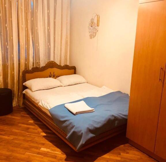 Center Hostel And Tours