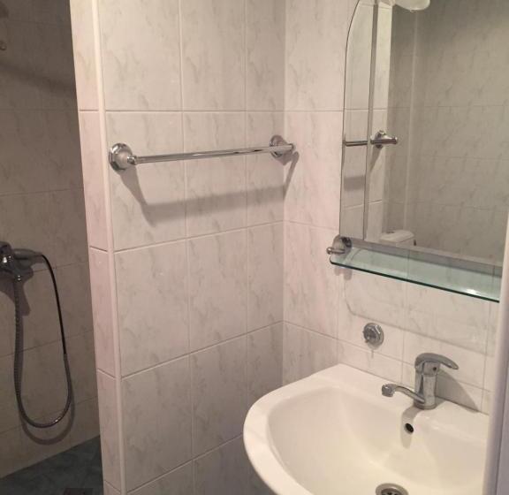 Center Hostel And Tours