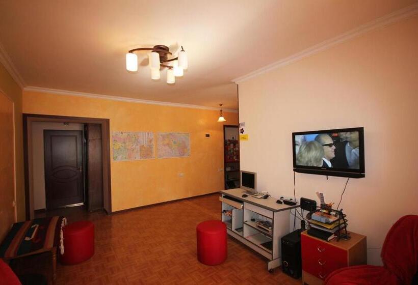 Center Hostel And Tours