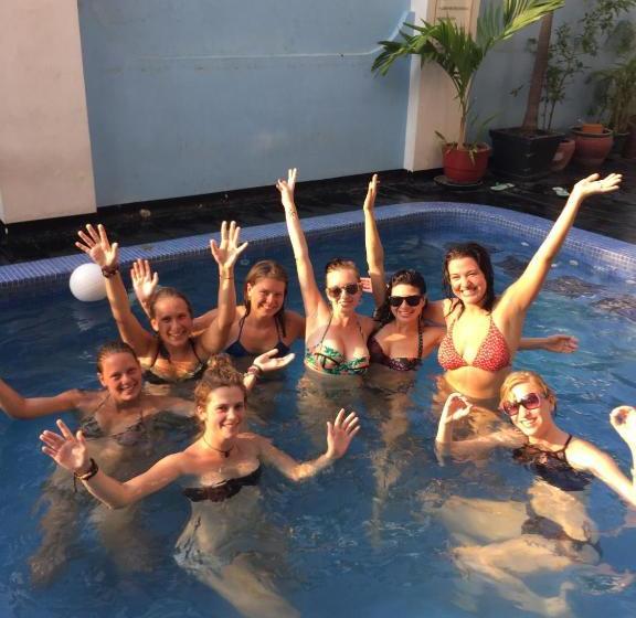 Eighty8 Backpackers  Hostel