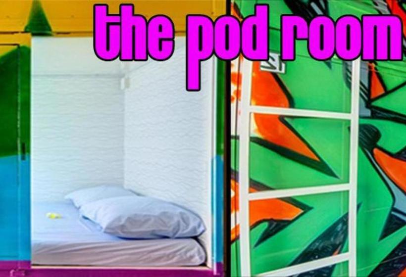 Eighty8 Backpackers  Hostel