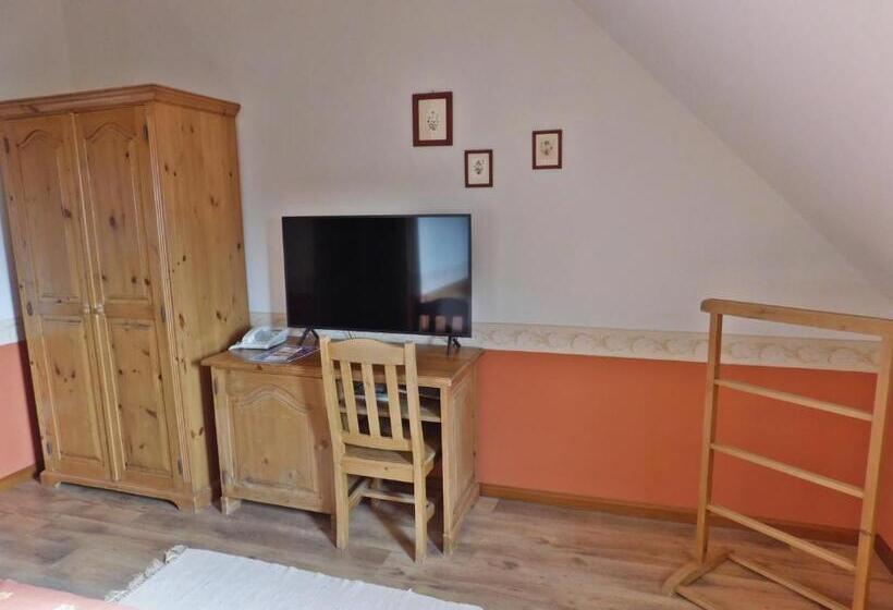 酒店 Berki Vendéglő és