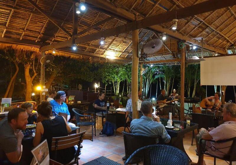 فندق Bohemiaz Resort And Spa Kampot