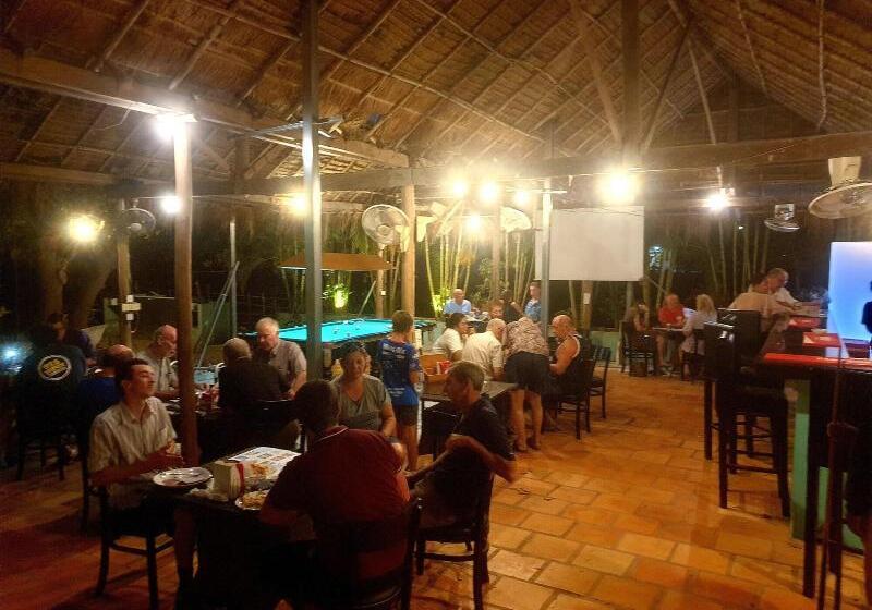 فندق Bohemiaz Resort And Spa Kampot