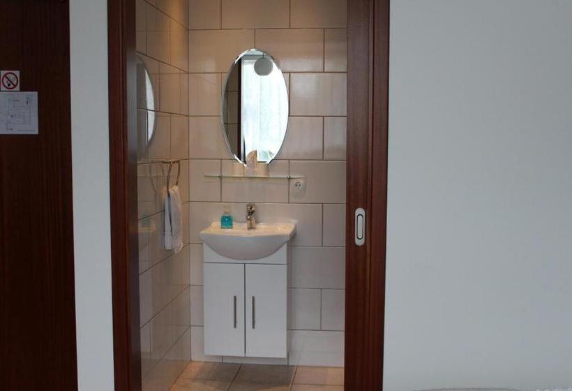 هتل Grásteinn  Airport