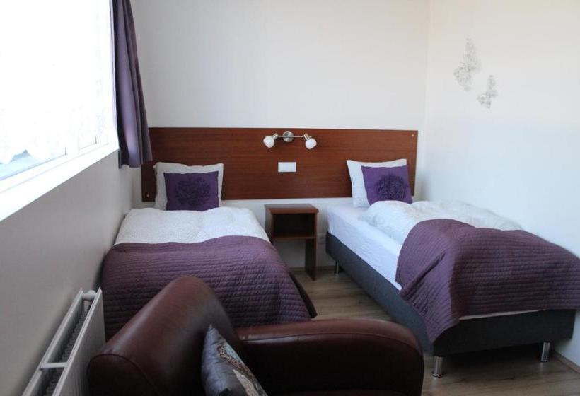 هتل Grásteinn  Airport