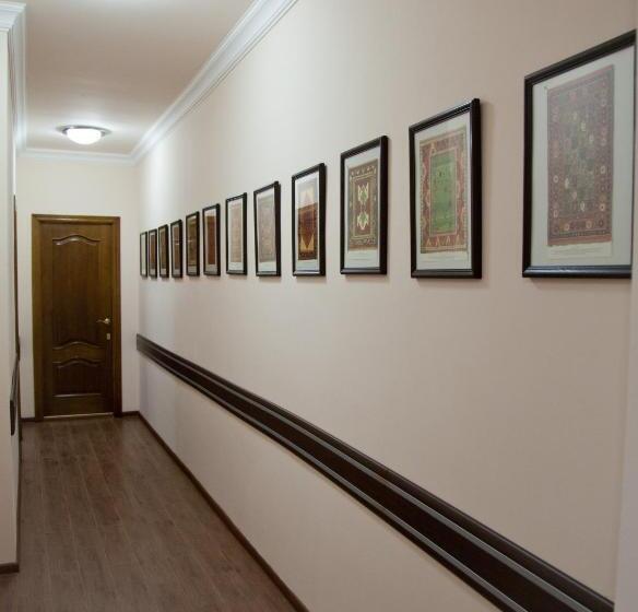 호텔 Hin Yerevantsi