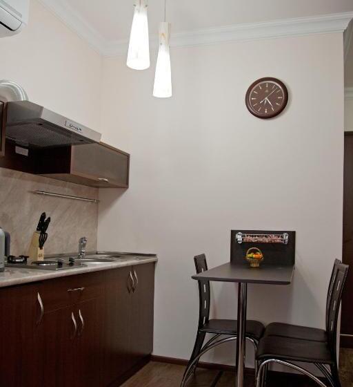 호텔 Hin Yerevantsi