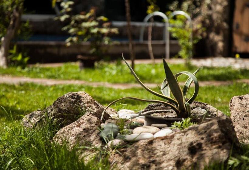 호텔 Hin Yerevantsi