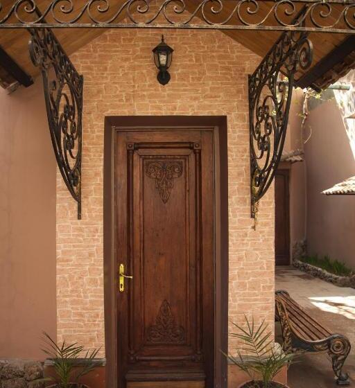 호텔 Hin Yerevantsi