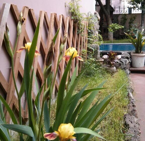 호텔 Hin Yerevantsi