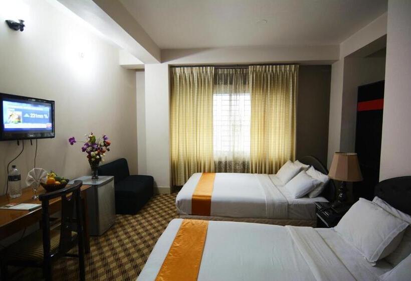 هتل Holiday Xpress