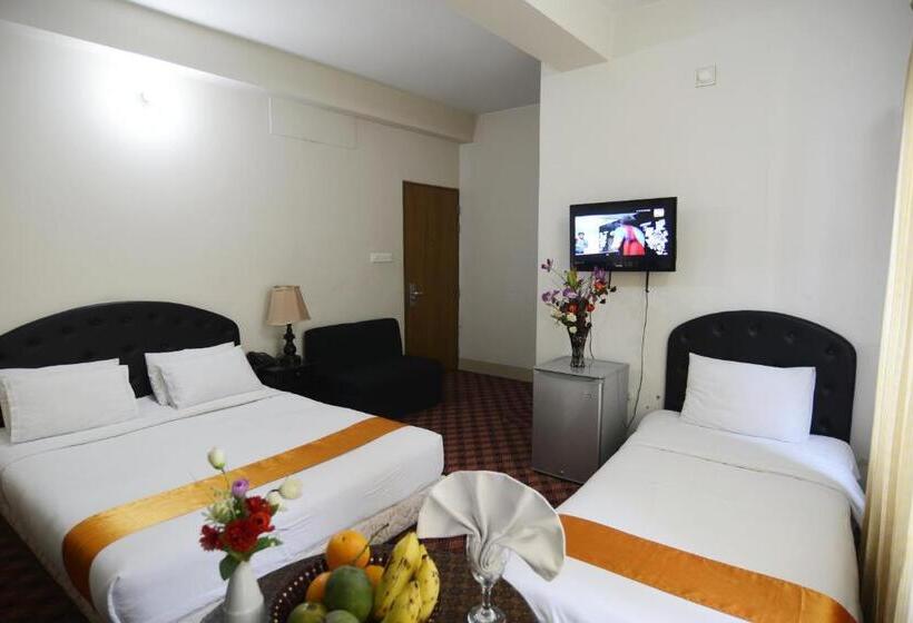 هتل Holiday Xpress