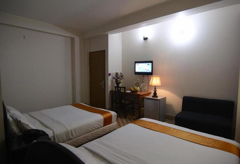 هتل Holiday Xpress