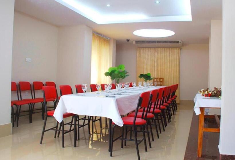 هتل Holiday Xpress