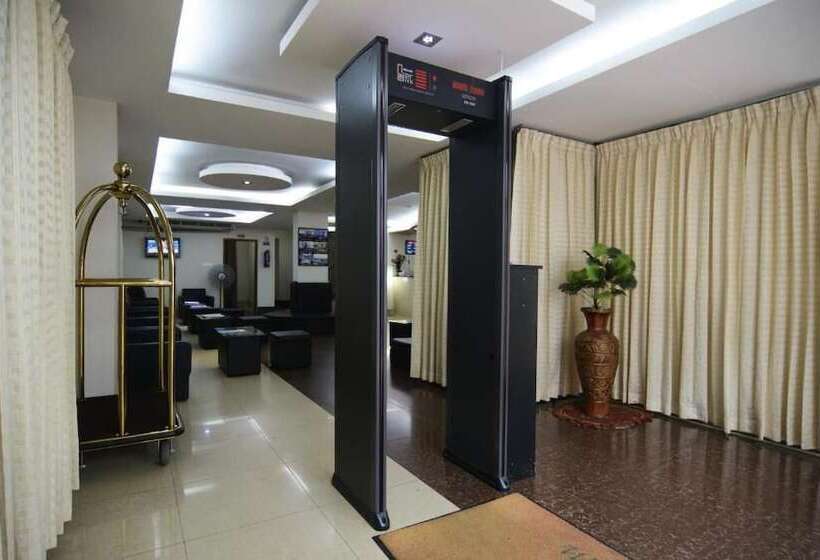 هتل Holiday Xpress