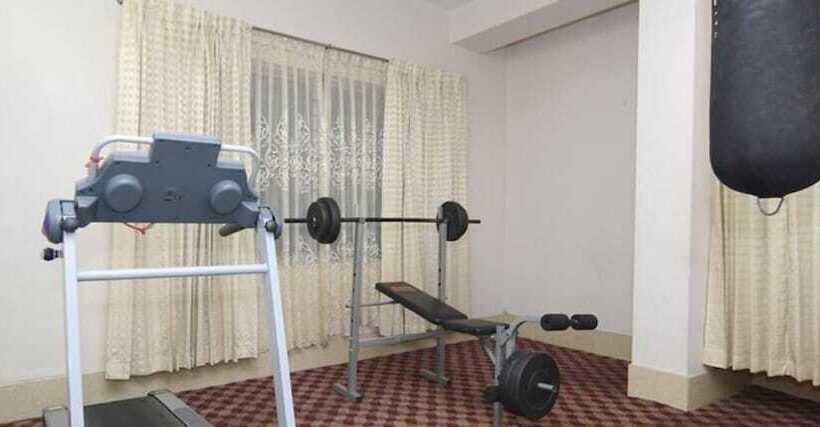 هتل Holiday Xpress