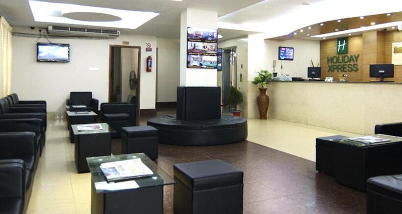 هتل Holiday Xpress