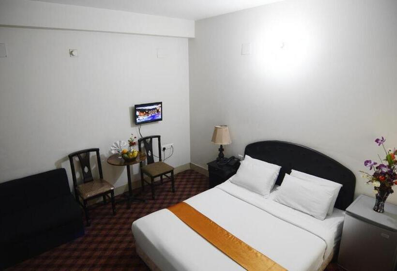 هتل Holiday Xpress