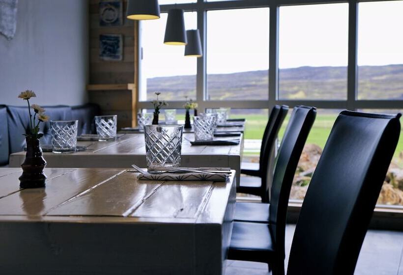 هتل Hraunsnef Country