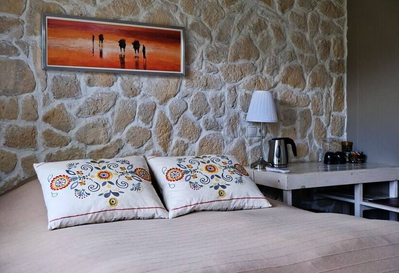 هتل Hraunsnef Country