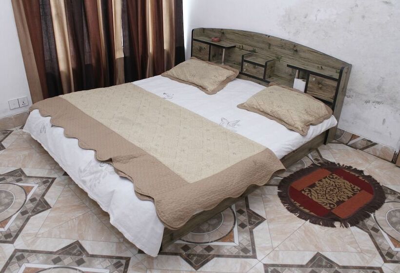 هتل Hyperion Sea World